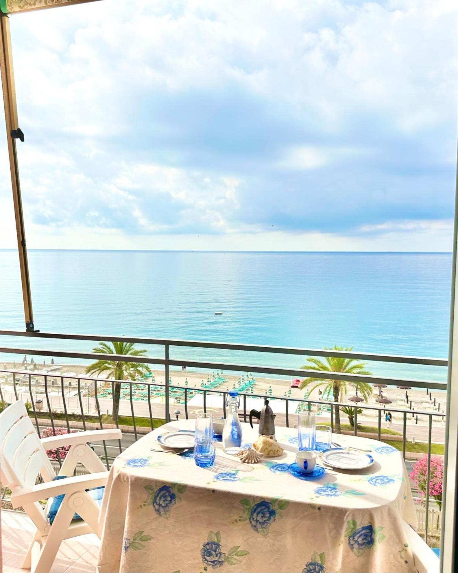 Hostdomus - Pietra Blu Διαμέρισμα Pietra Ligure Εξωτερικό φωτογραφία