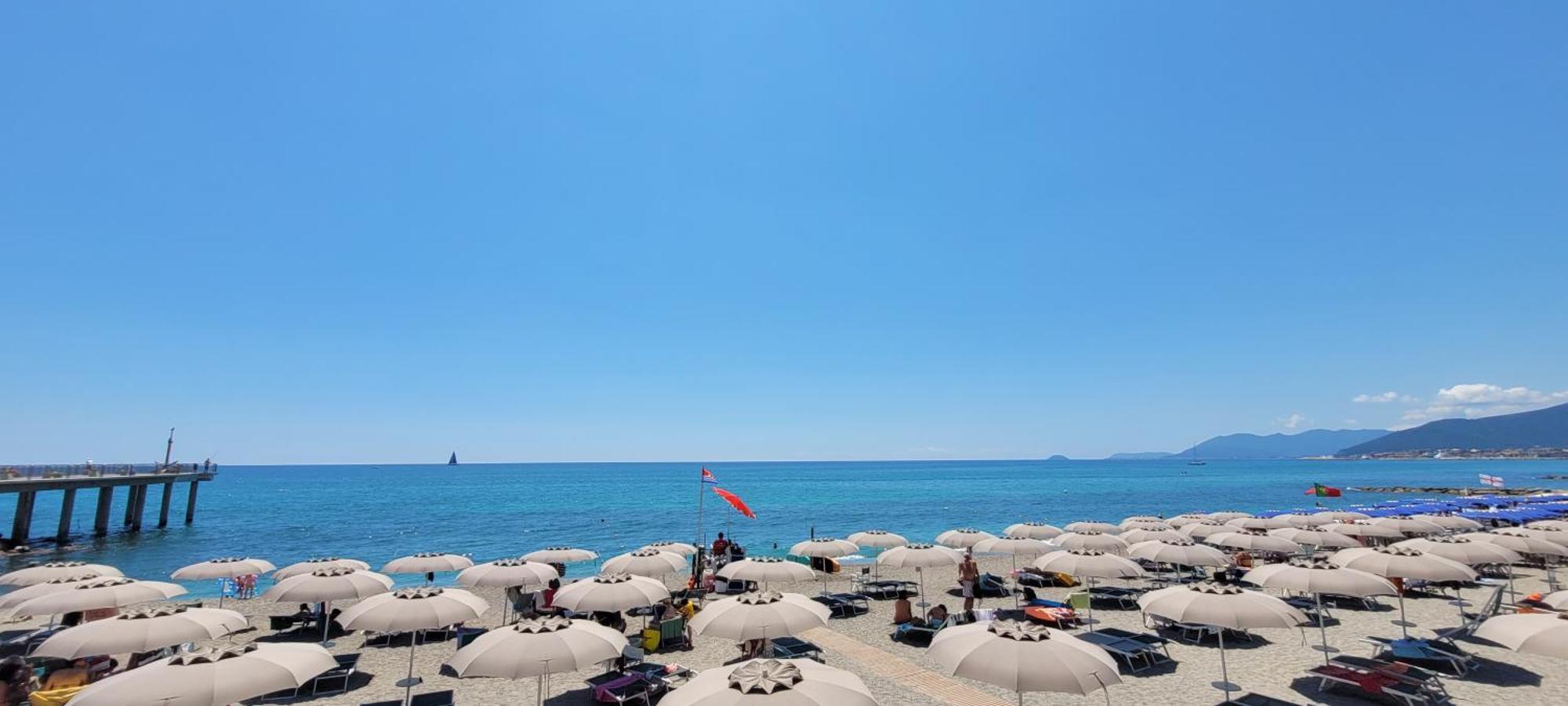 Hostdomus - Pietra Blu Διαμέρισμα Pietra Ligure Εξωτερικό φωτογραφία